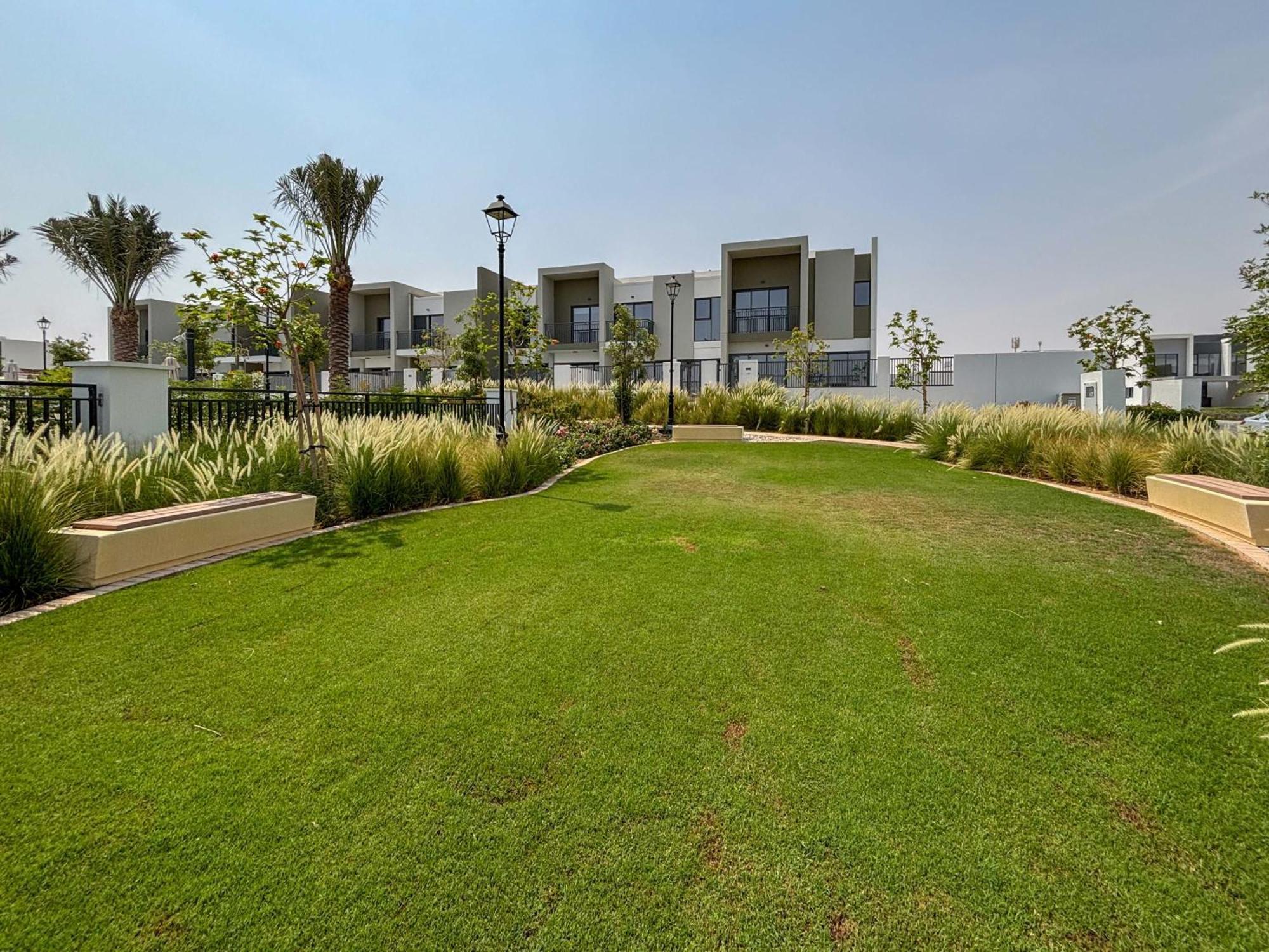 Frank Porter - La Rosa 6 Dubai Exterior photo